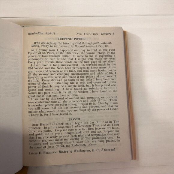 WWII 1942 Strength for Service to God and Country Military Daily Devotional - Picture 4 of 6